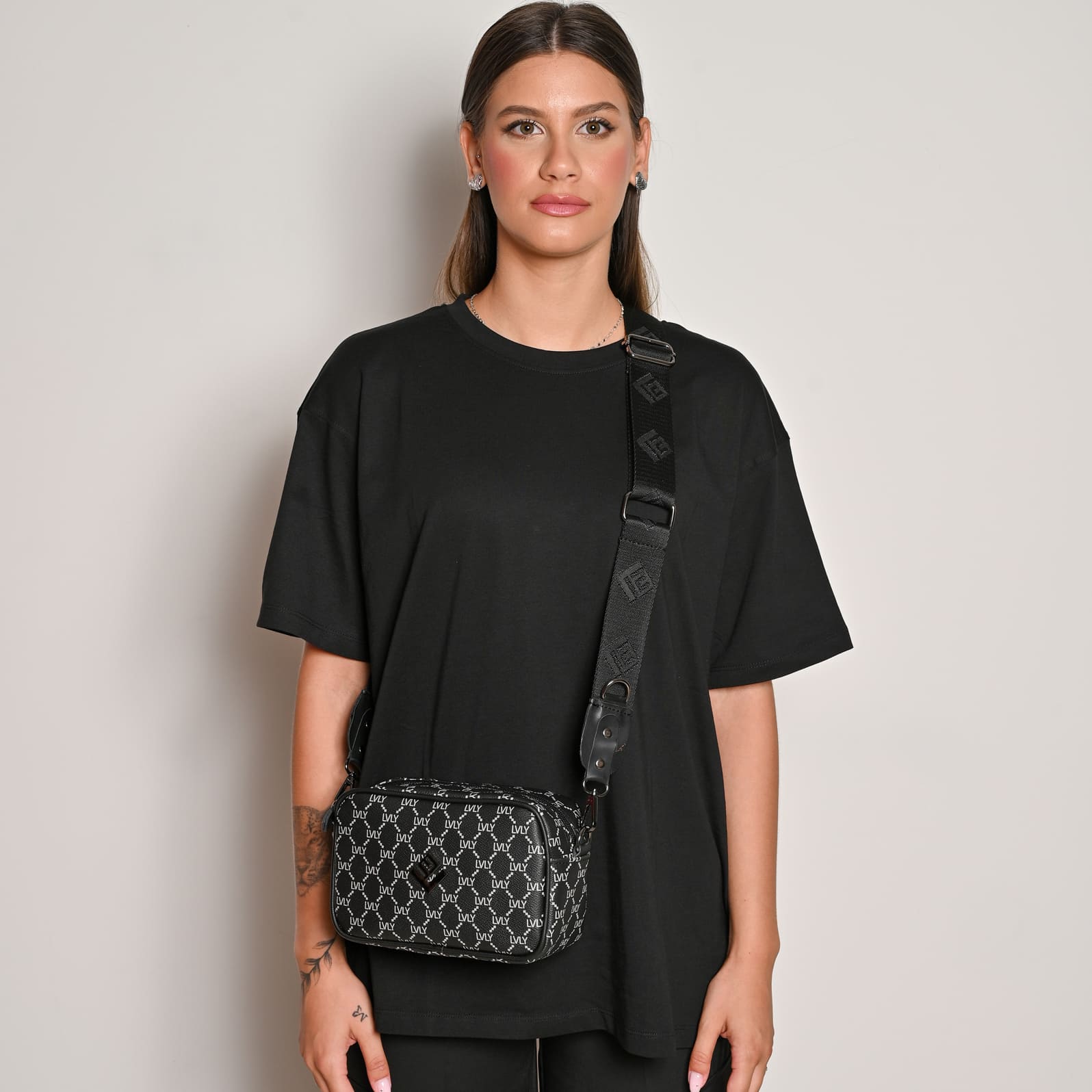 tsanta-xiasti-kai-omoy-lovely-handmade-aura-mosaic-bag-black-eccentricobags Lovely Handmade